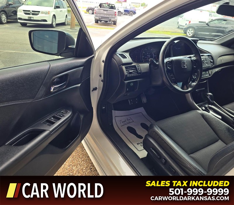Honda Accord Sedan Vehicle Full-screen Gallery Image 7