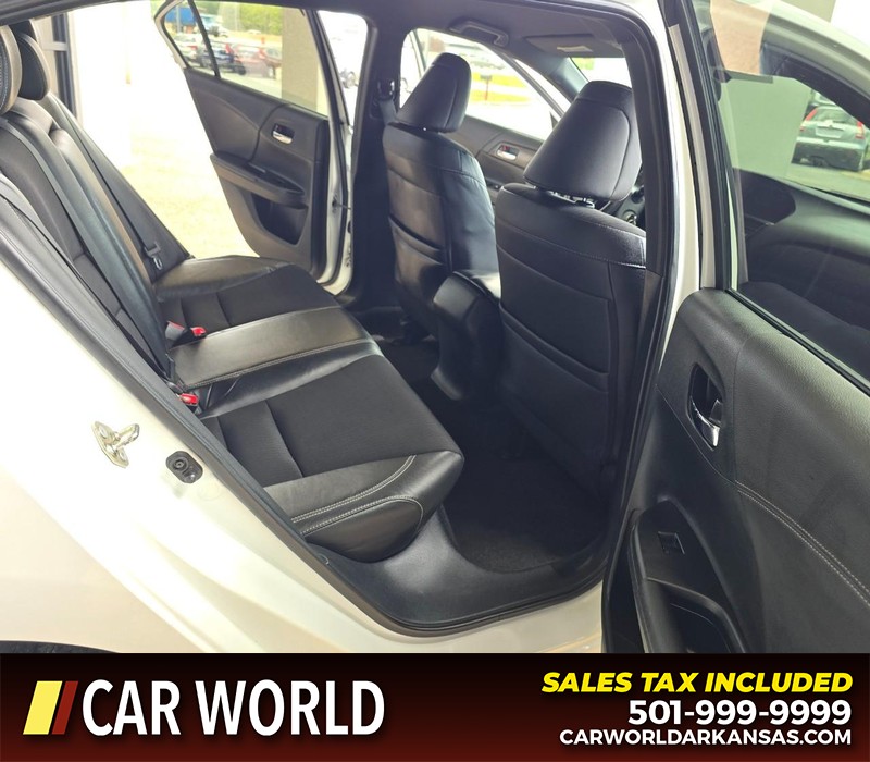 Honda Accord Sedan Vehicle Full-screen Gallery Image 12