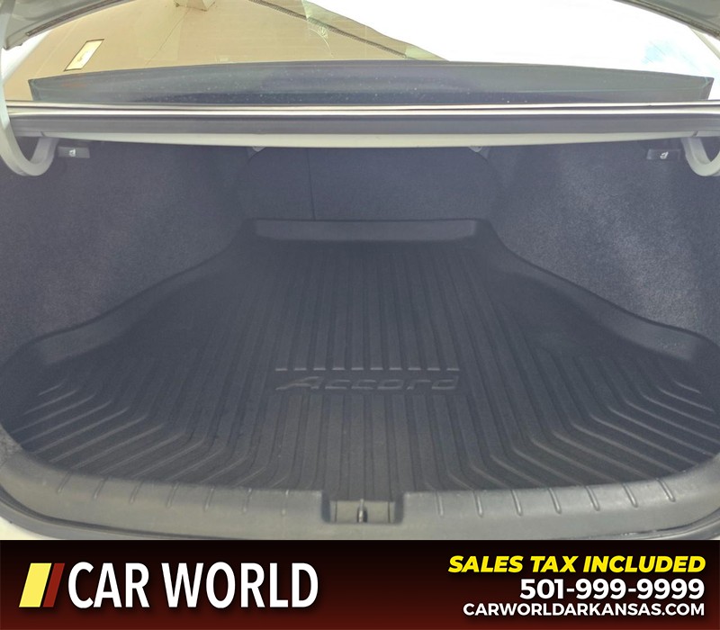 Honda Accord Sedan Vehicle Full-screen Gallery Image 13