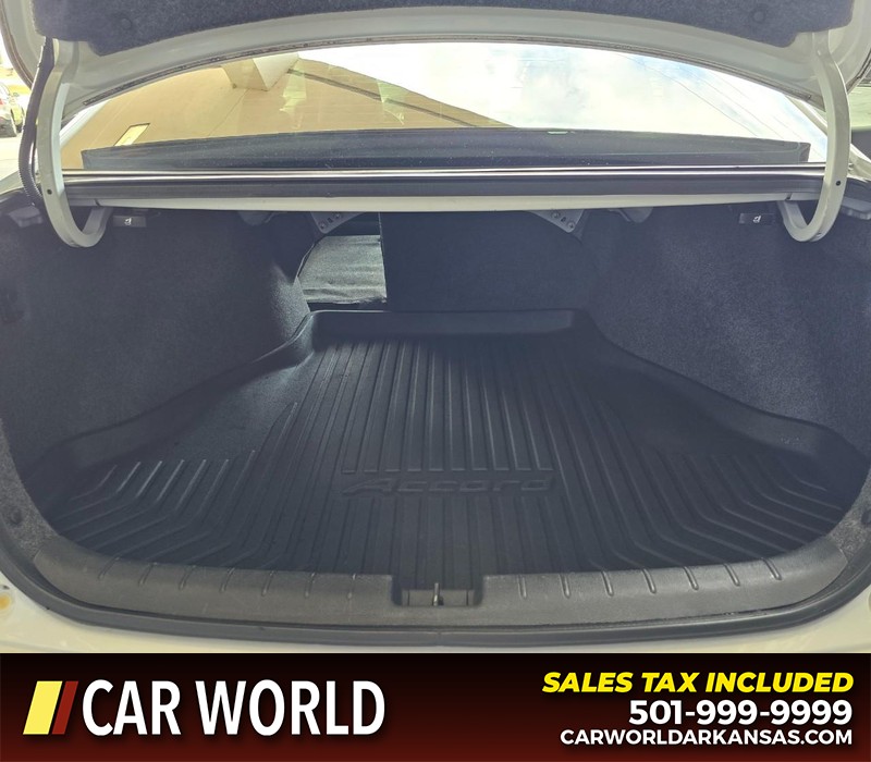 Honda Accord Sedan Vehicle Full-screen Gallery Image 14