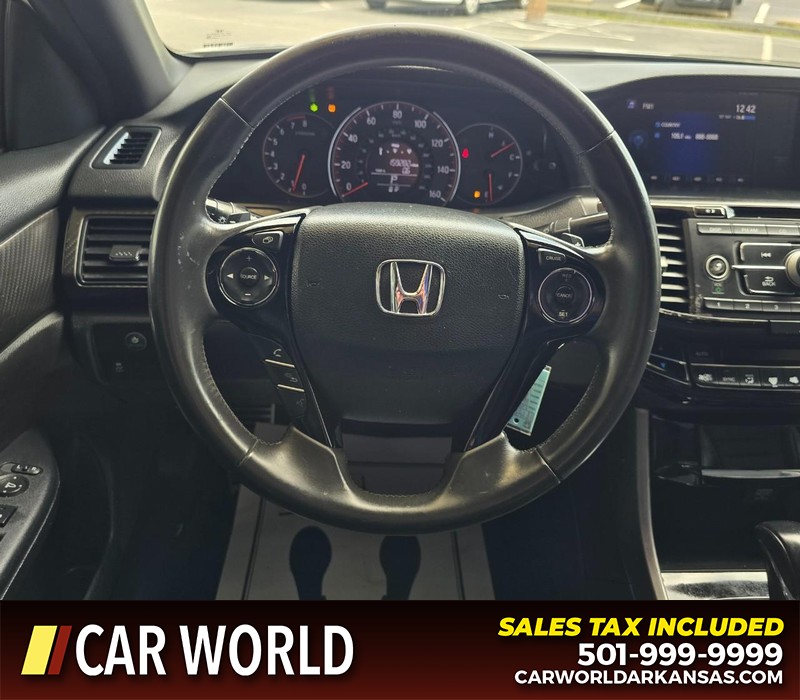 Honda Accord Sedan Vehicle Full-screen Gallery Image 15