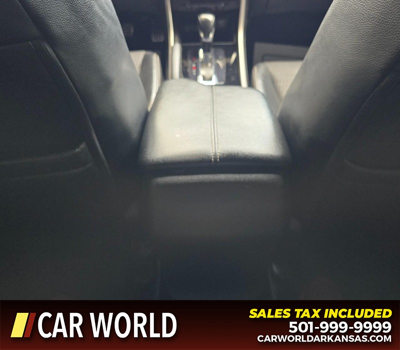 Honda Accord Sedan Vehicle Full-screen Gallery Image 19