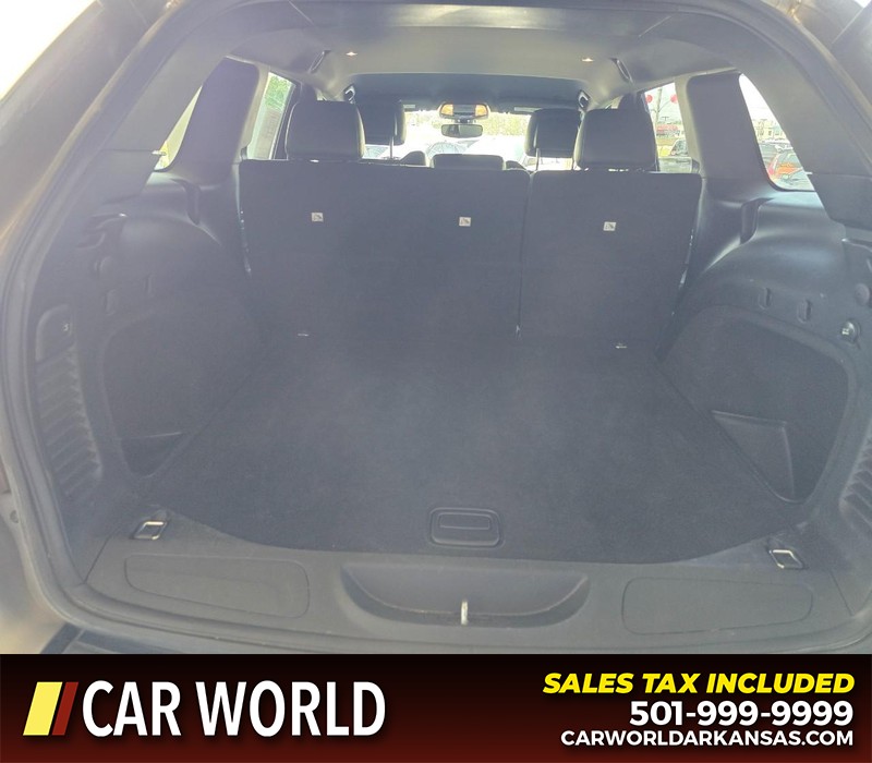 Jeep Grand Cherokee Vehicle Full-screen Gallery Image 13