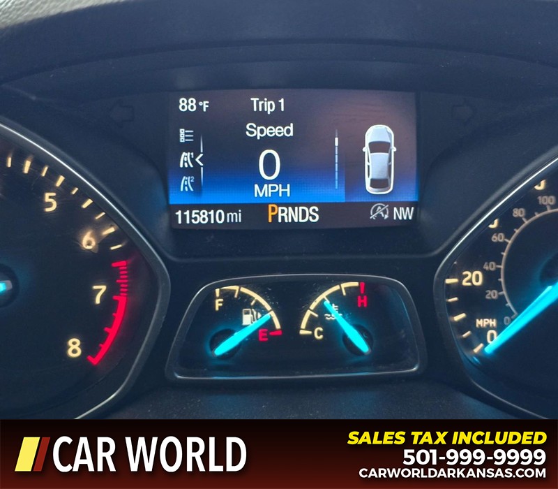 Ford Escape Vehicle Full-screen Gallery Image 16
