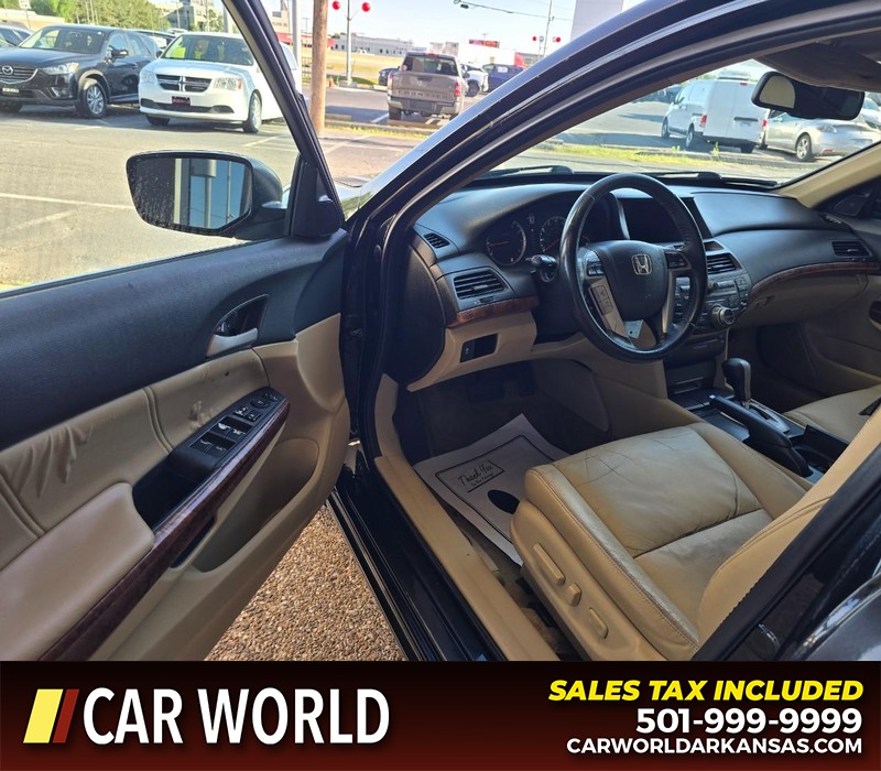 Honda Accord Sedan Vehicle Full-screen Gallery Image 7