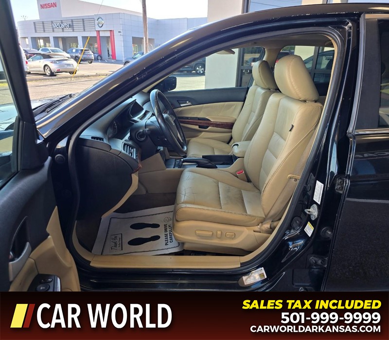 Honda Accord Sedan Vehicle Full-screen Gallery Image 8