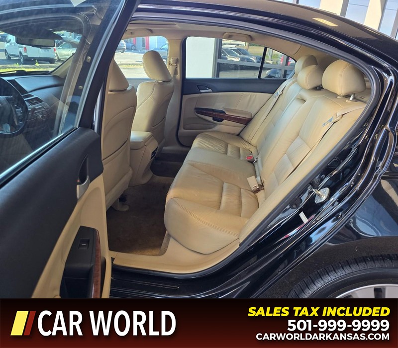Honda Accord Sedan Vehicle Full-screen Gallery Image 10
