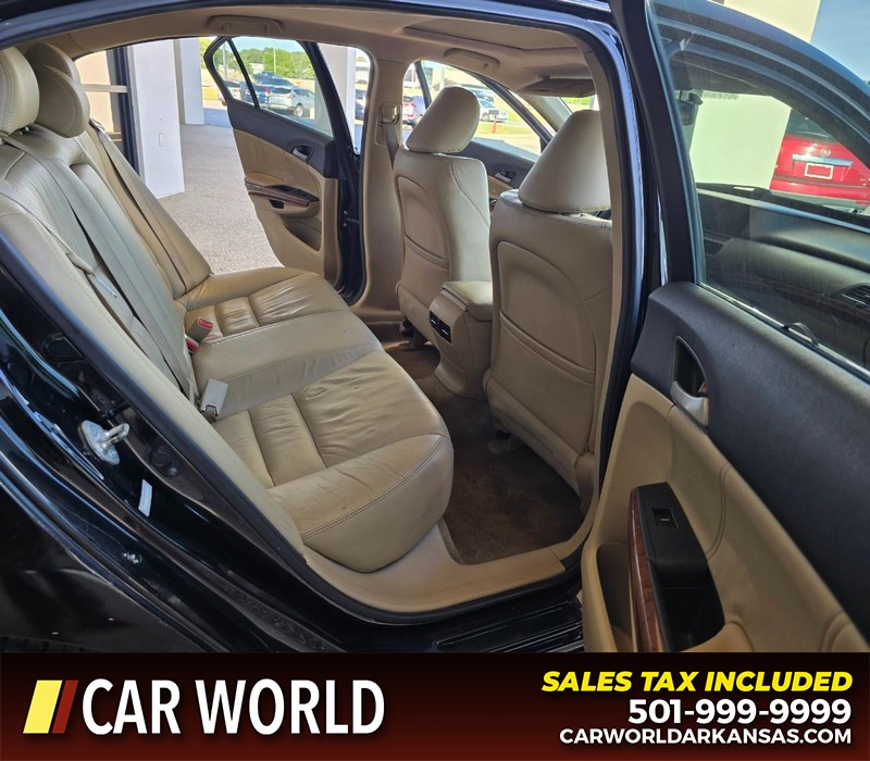 Honda Accord Sedan Vehicle Full-screen Gallery Image 12