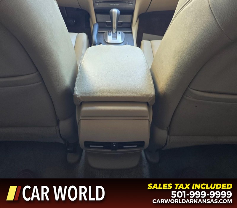 Honda Accord Sedan Vehicle Full-screen Gallery Image 19