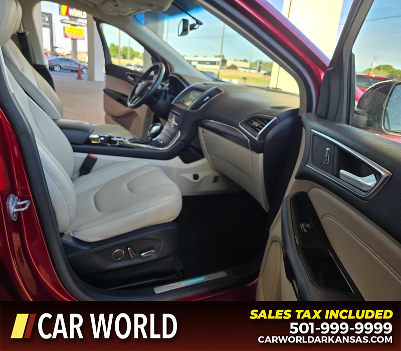 Ford Edge Vehicle Full-screen Gallery Image 12