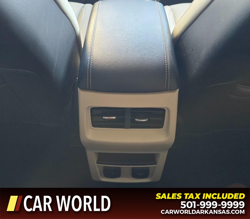 Ford Edge Vehicle Full-screen Gallery Image 23