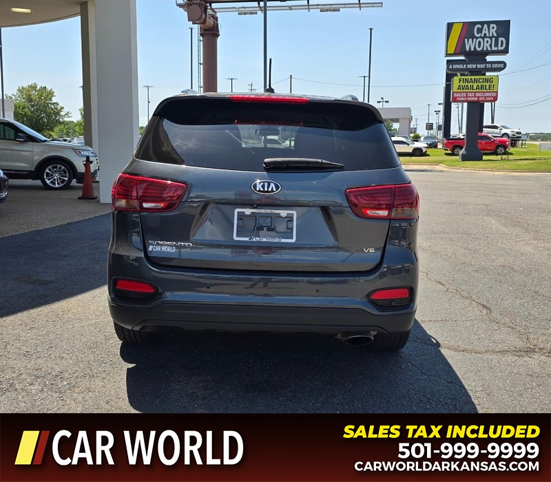 Kia Sorento Vehicle Full-screen Gallery Image 5