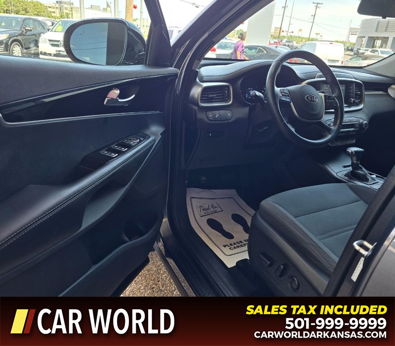 Kia Sorento Vehicle Full-screen Gallery Image 7