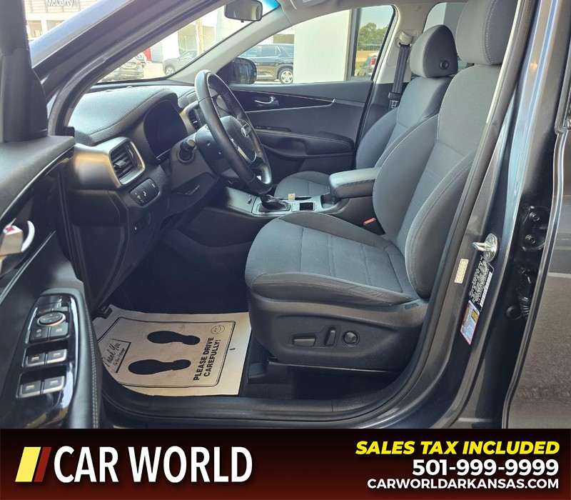 Kia Sorento Vehicle Full-screen Gallery Image 8