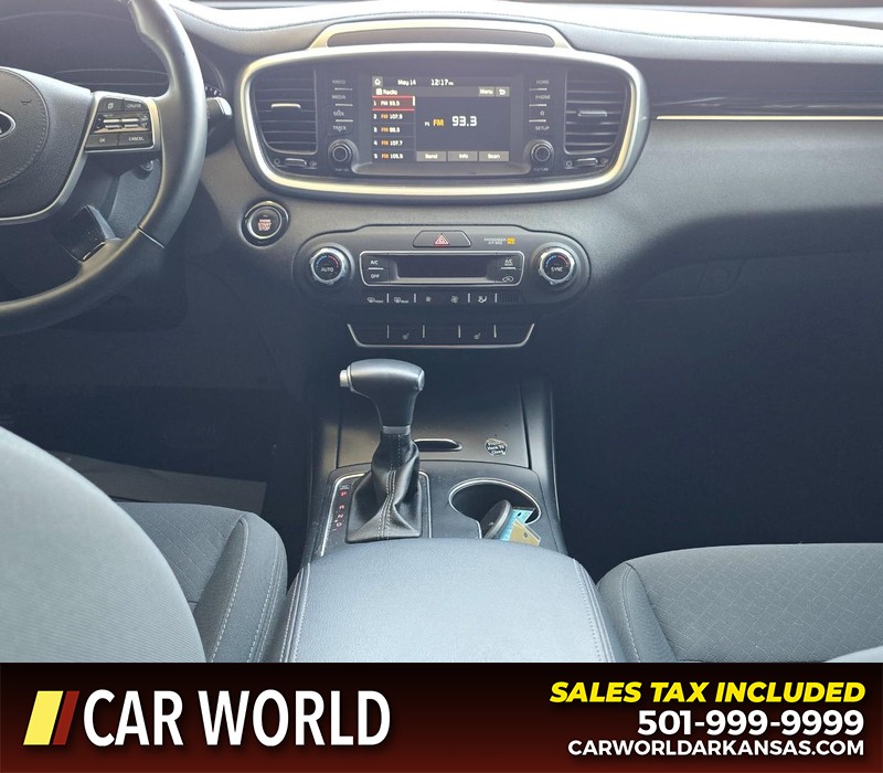 Kia Sorento Vehicle Full-screen Gallery Image 21