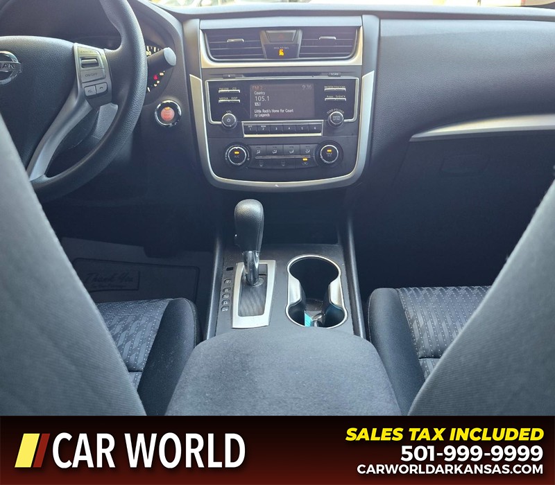 Nissan Altima Vehicle Full-screen Gallery Image 18