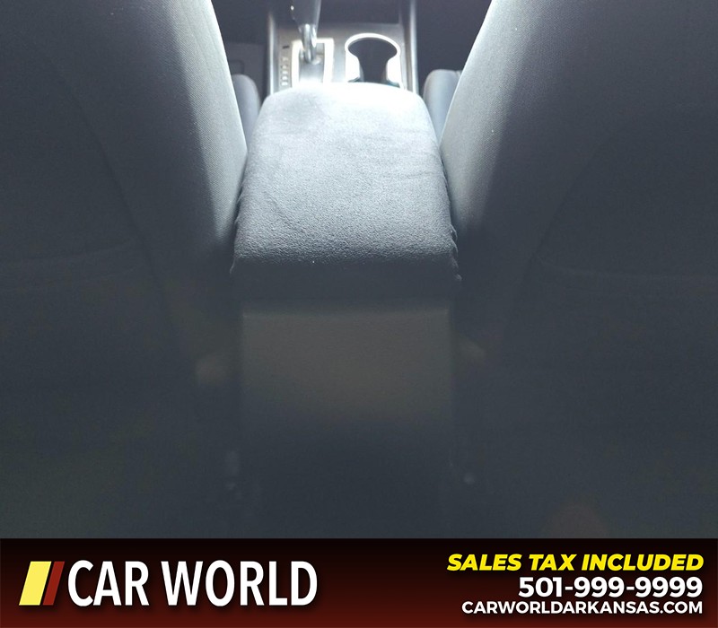Nissan Altima Vehicle Full-screen Gallery Image 19