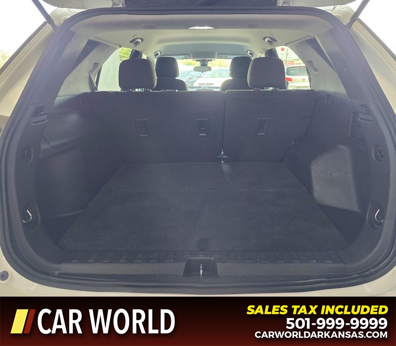 Chevrolet Equinox Vehicle Full-screen Gallery Image 13