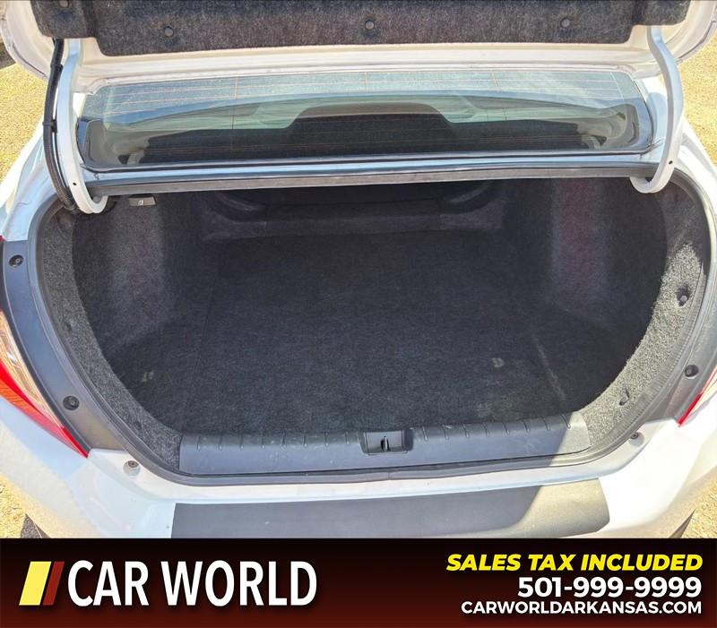 Honda Civic Sedan Vehicle Full-screen Gallery Image 5