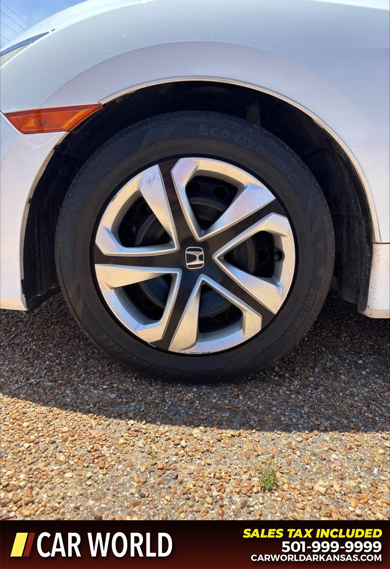 Honda Civic Sedan Vehicle Full-screen Gallery Image 11