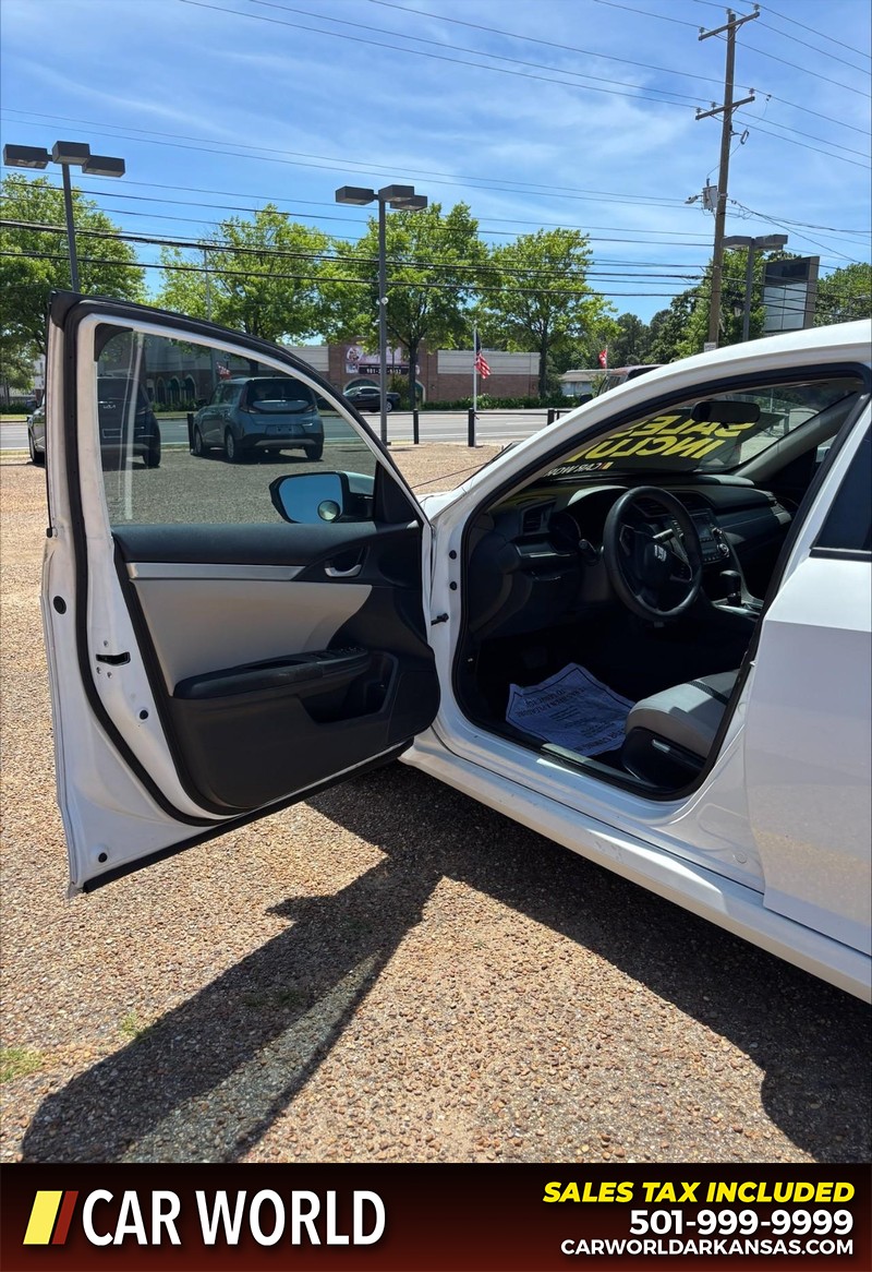 Honda Civic Sedan Vehicle Full-screen Gallery Image 12