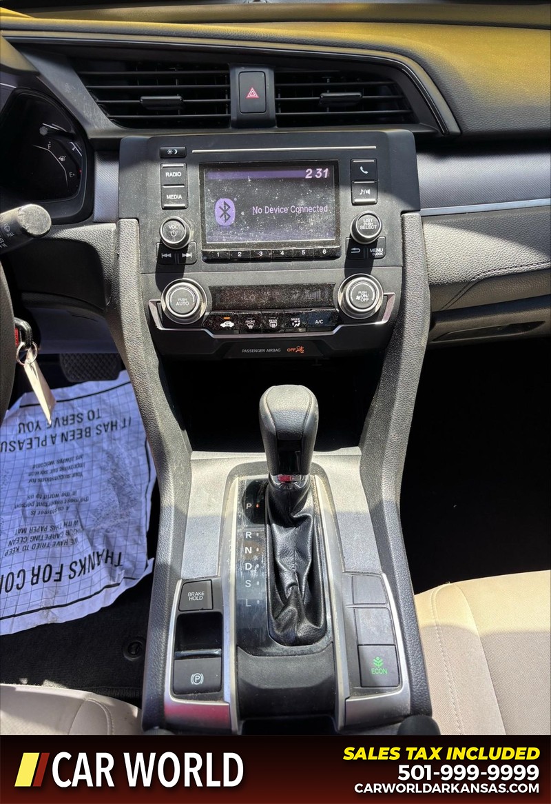 Honda Civic Sedan Vehicle Full-screen Gallery Image 17
