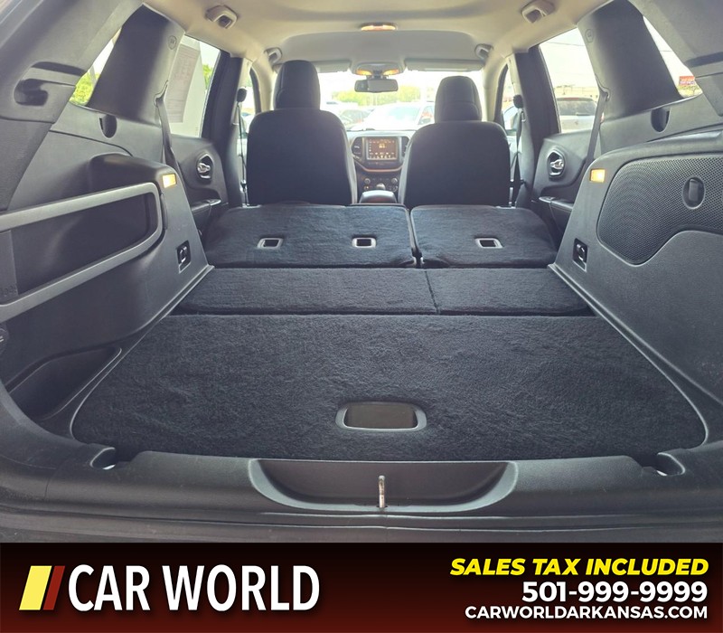 Jeep Cherokee Vehicle Full-screen Gallery Image 15