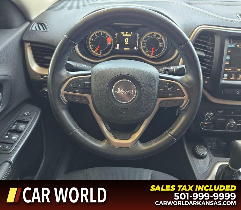 Jeep Cherokee Vehicle Full-screen Gallery Image 16