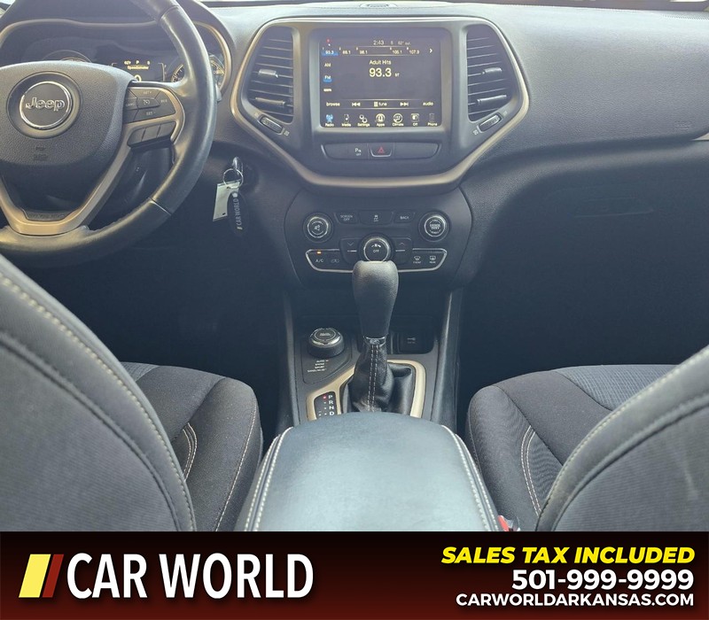 Jeep Cherokee Vehicle Full-screen Gallery Image 19