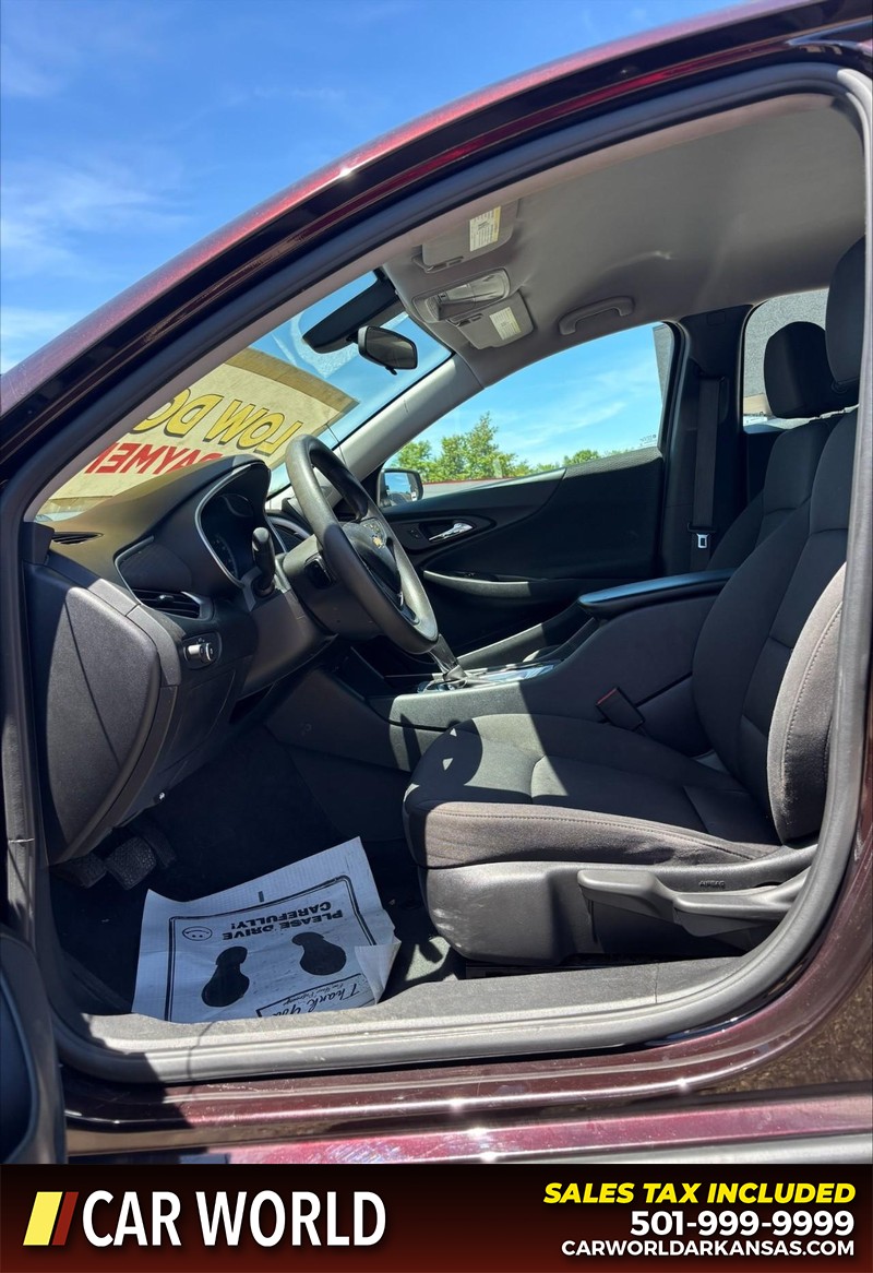 Chevrolet Malibu Vehicle Full-screen Gallery Image 13