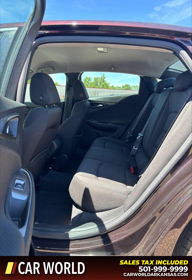 Chevrolet Malibu Vehicle Full-screen Gallery Image 15