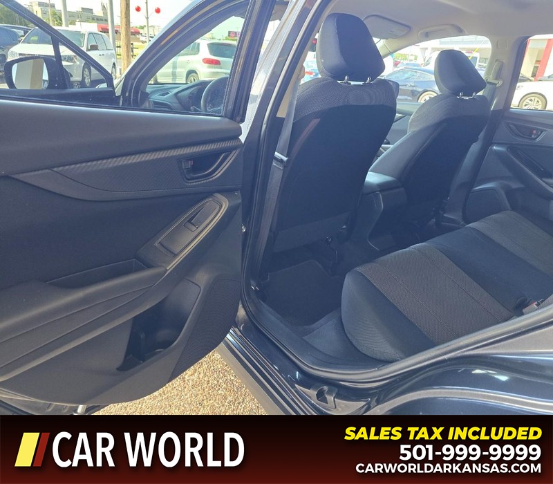 Subaru Crosstrek Vehicle Full-screen Gallery Image 9