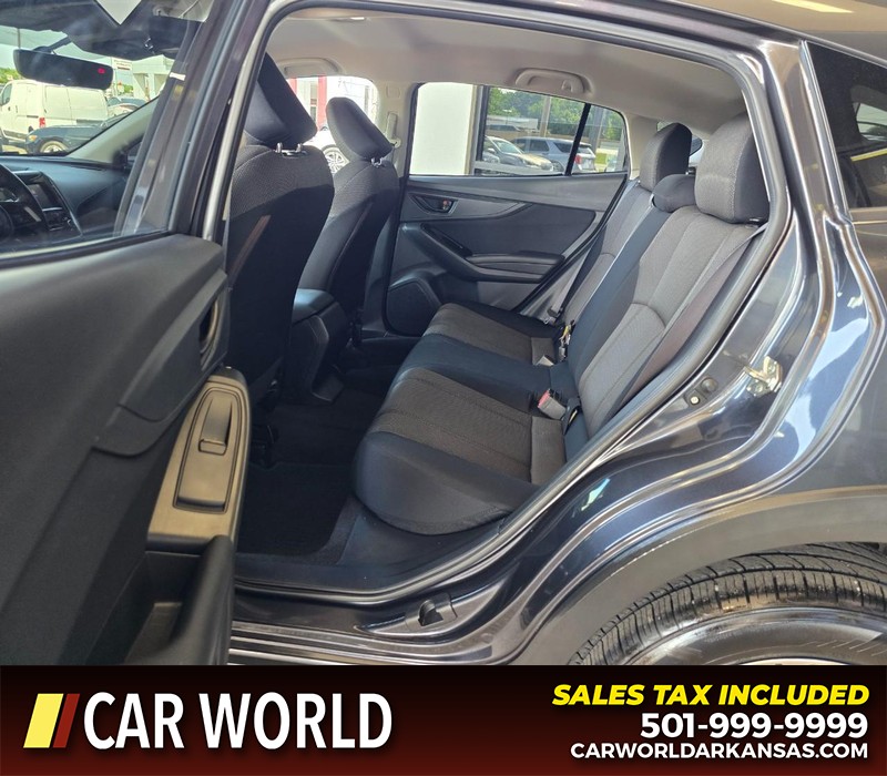 Subaru Crosstrek Vehicle Full-screen Gallery Image 10