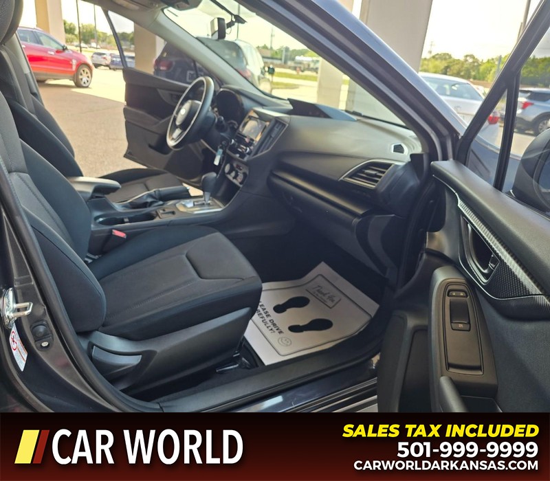 Subaru Crosstrek Vehicle Full-screen Gallery Image 11