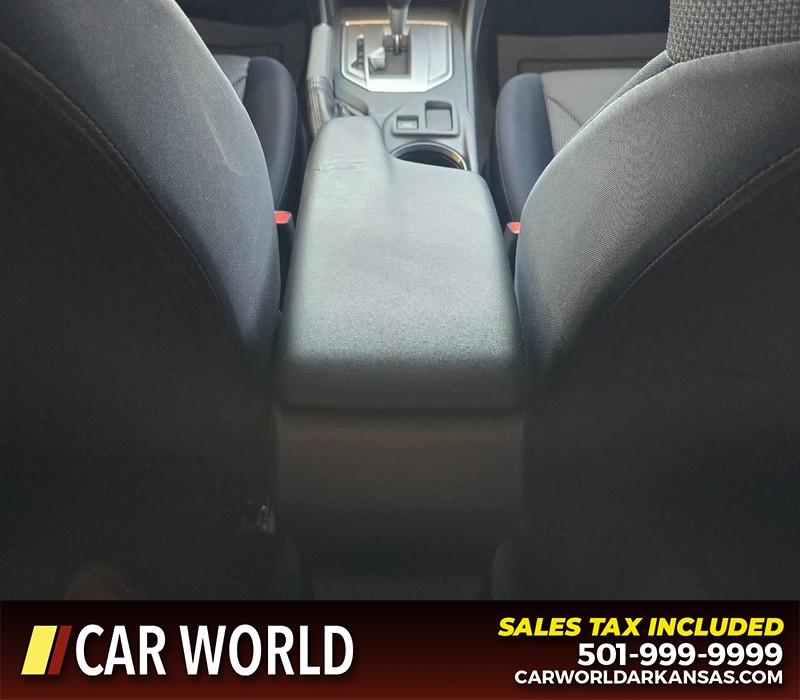 Subaru Crosstrek Vehicle Full-screen Gallery Image 19