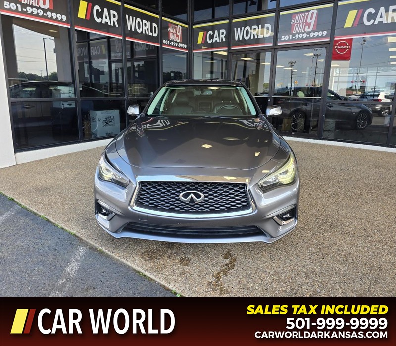 INFINITI Q50 Vehicle Full-screen Gallery Image 2