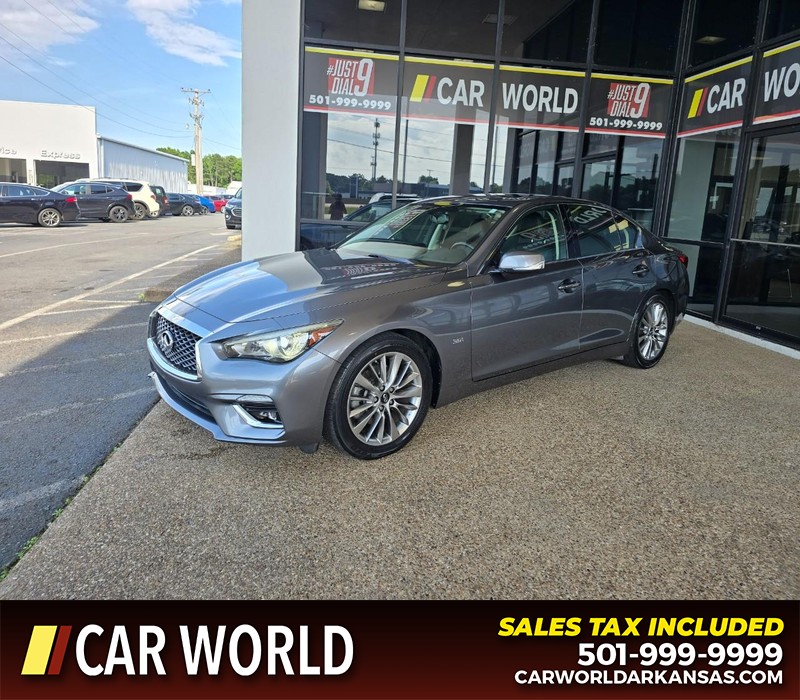 INFINITI Q50 Vehicle Full-screen Gallery Image 3