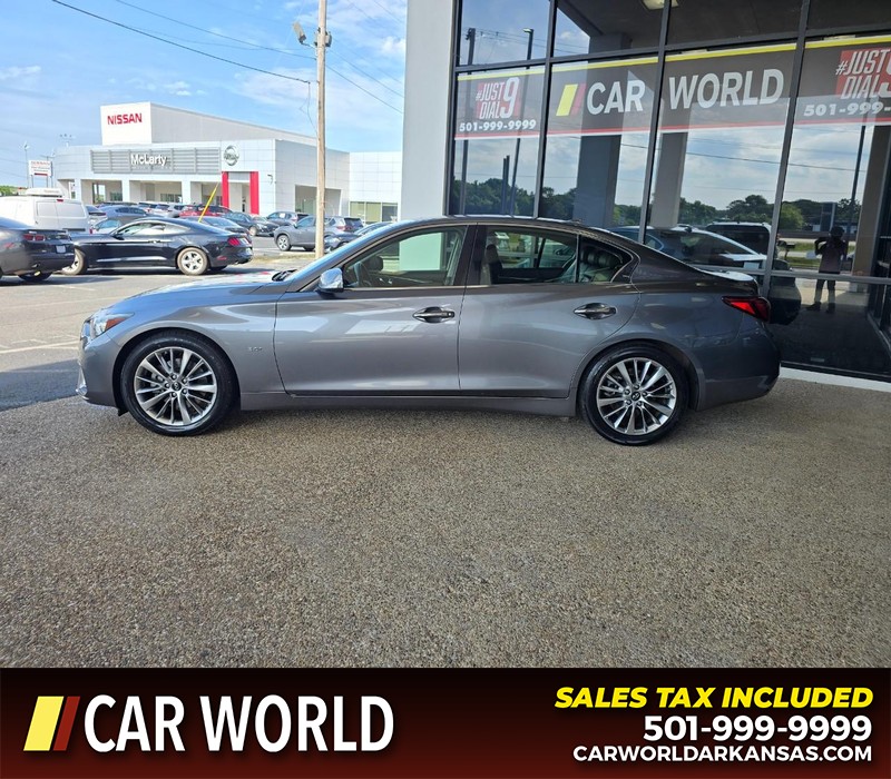 INFINITI Q50 Vehicle Full-screen Gallery Image 4