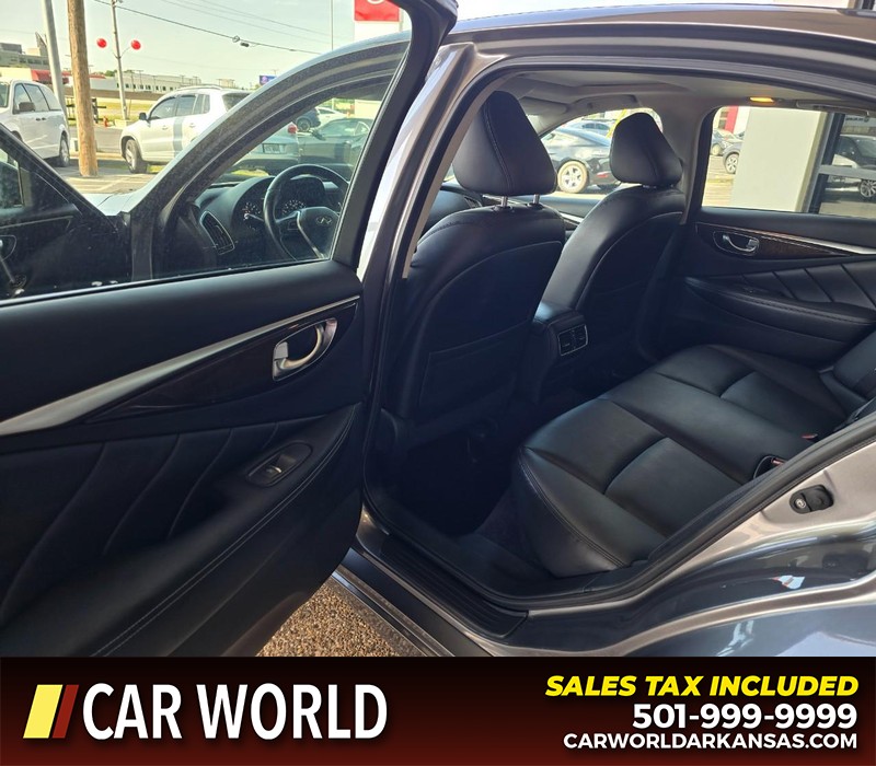 INFINITI Q50 Vehicle Full-screen Gallery Image 9