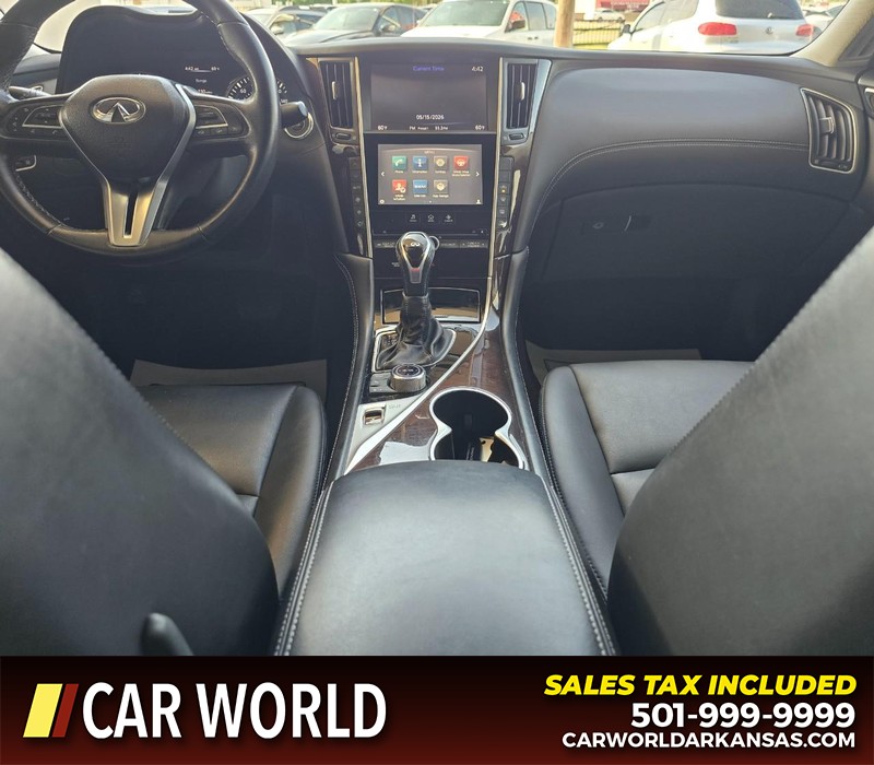 INFINITI Q50 Vehicle Full-screen Gallery Image 17