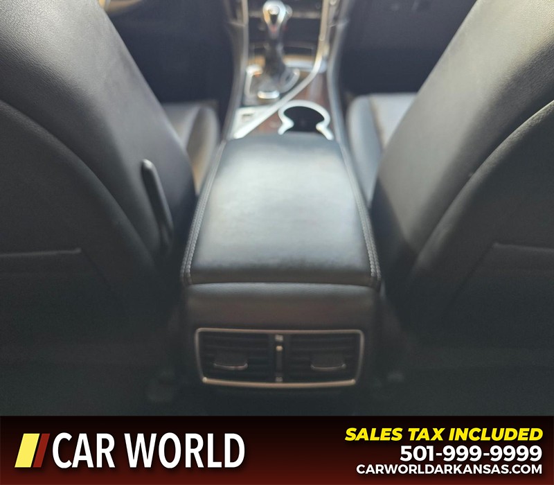 INFINITI Q50 Vehicle Full-screen Gallery Image 20
