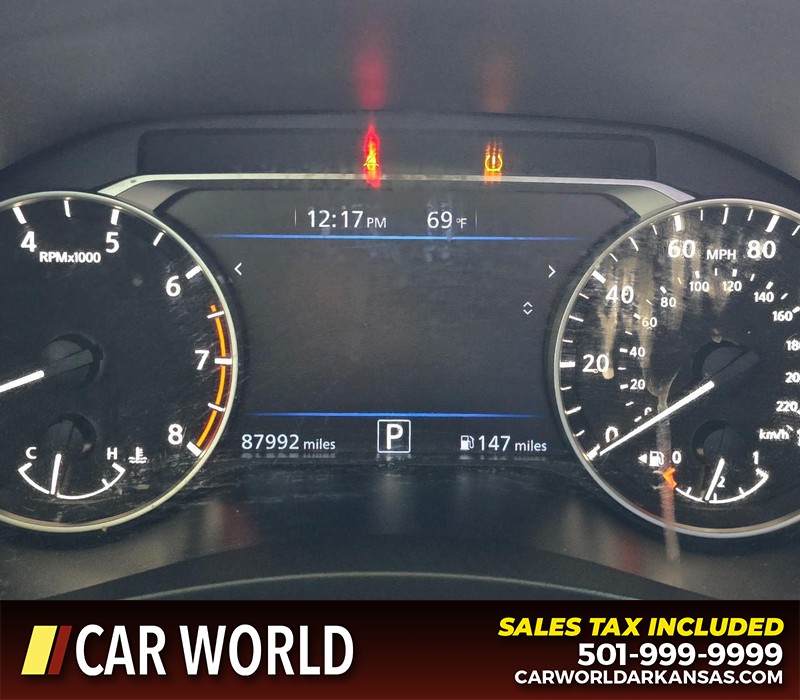 Nissan Altima Vehicle Full-screen Gallery Image 16