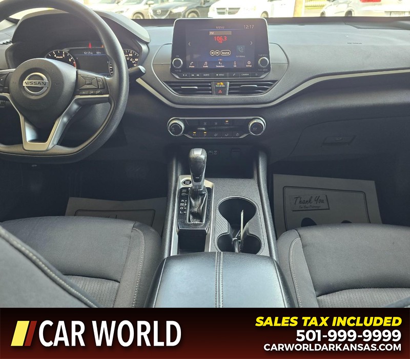 Nissan Altima Vehicle Full-screen Gallery Image 18
