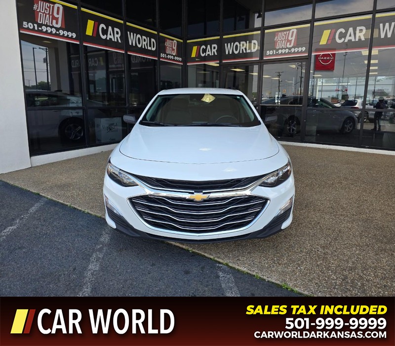 Chevrolet Malibu Vehicle Full-screen Gallery Image 2