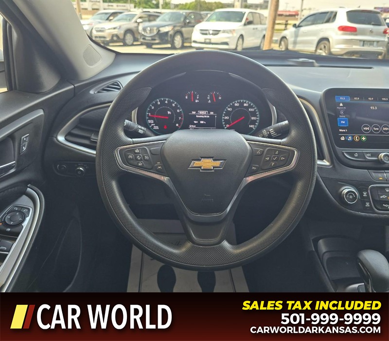 Chevrolet Malibu Vehicle Full-screen Gallery Image 15
