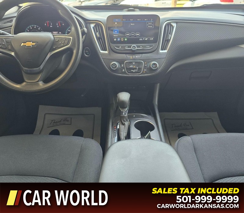 Chevrolet Malibu Vehicle Full-screen Gallery Image 18