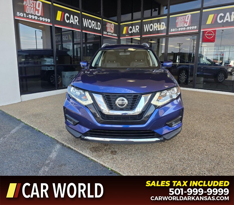 Nissan Rogue Vehicle Full-screen Gallery Image 2