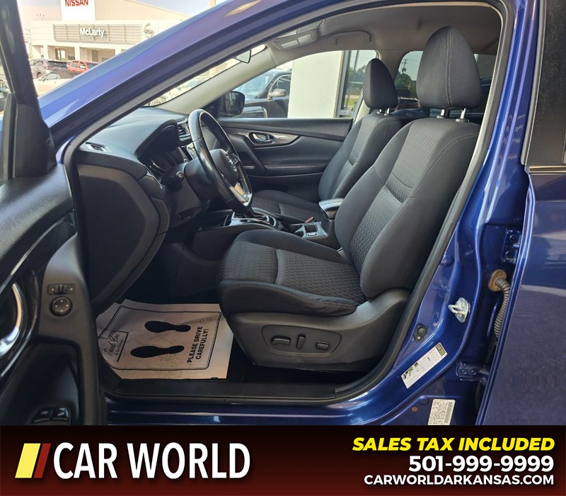 Nissan Rogue Vehicle Full-screen Gallery Image 8