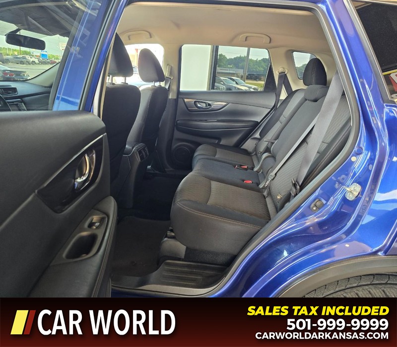 Nissan Rogue Vehicle Full-screen Gallery Image 10