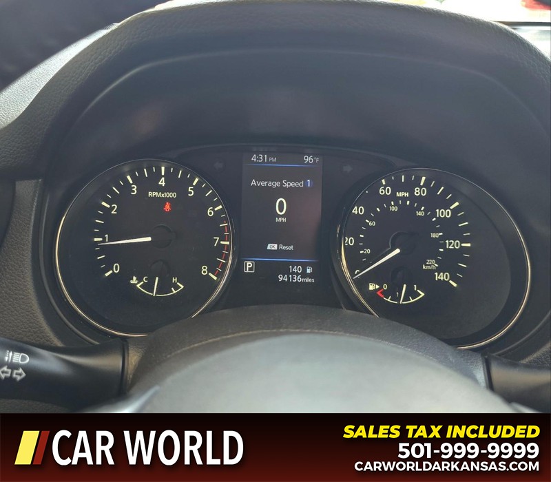 Nissan Rogue Vehicle Full-screen Gallery Image 17